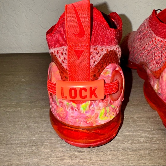 Nike Men’s Air VaporMax 2020 Flyknit, Team Red/Flash Crimson/Gym Red, Size 10.5 - Picture 7 of 13